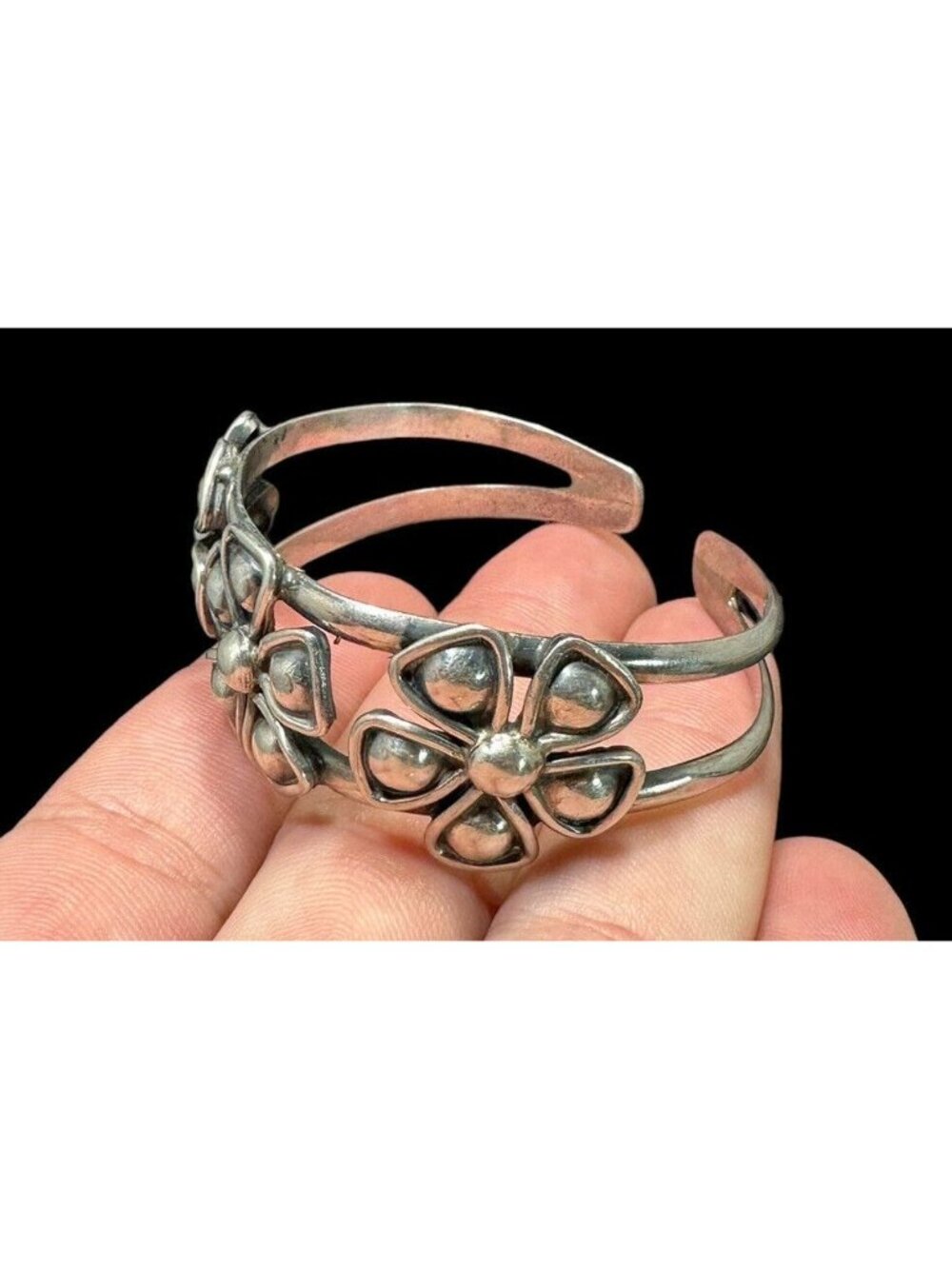 950 Silver Cuff Bracelet Three Flower Open Work Floral Design Sterling Retro - Picture 3 of 7